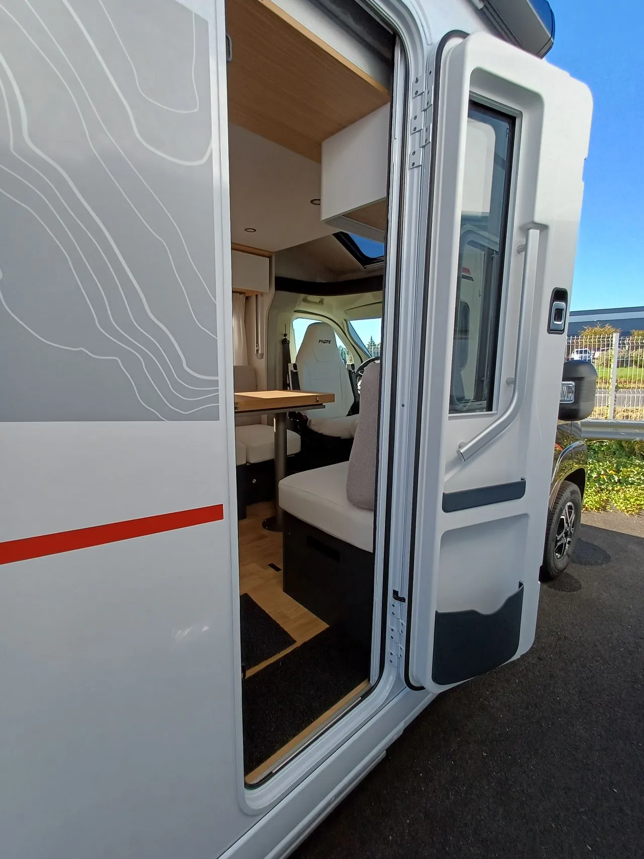 Camping-car - Pilote - P 740 FGJ EVIDENCE - 2026