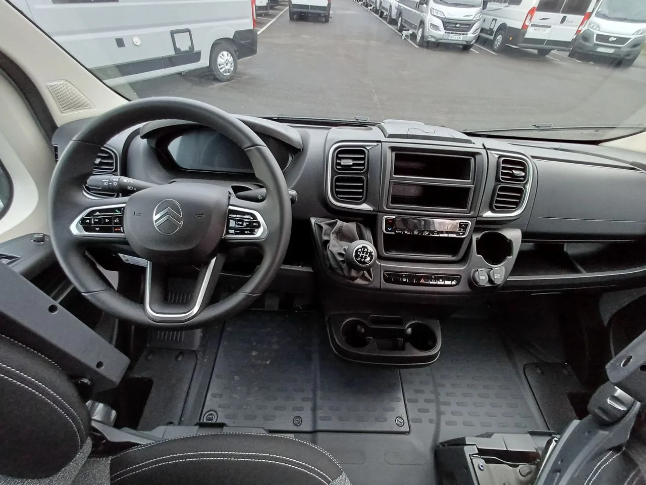 Fourgon aménagé - Road Car - R600 - 2025