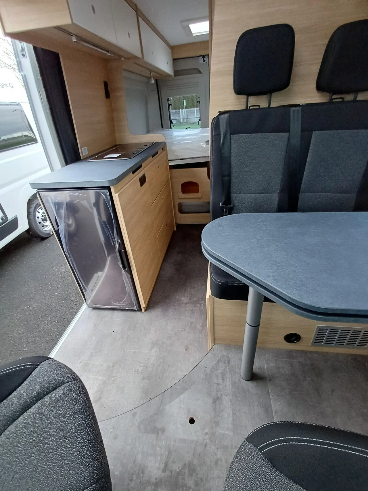 Fourgon aménagé - Road Car - R600 - 2025