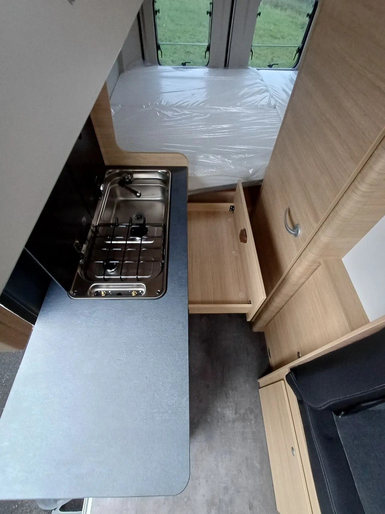 Fourgon aménagé - Road Car - R600 - 2025