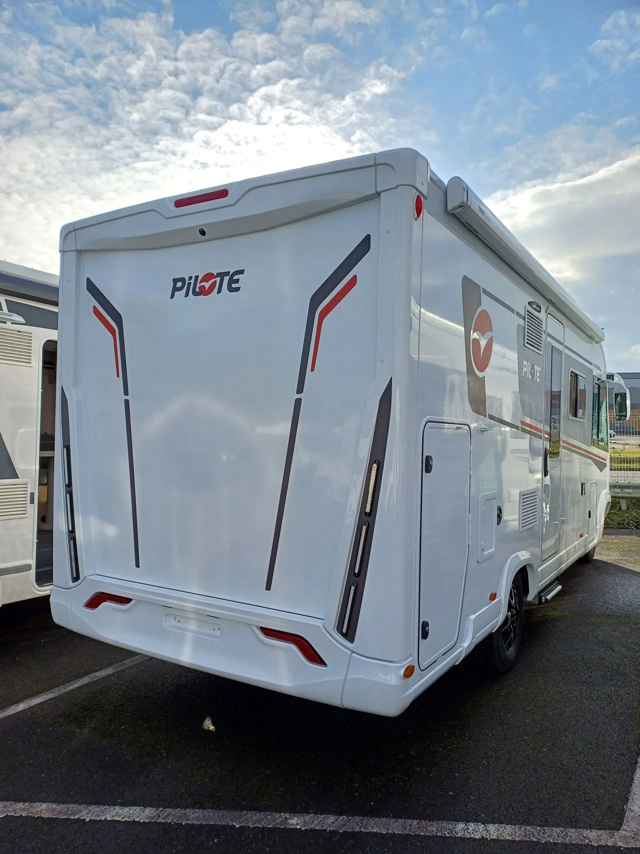 Camping-car - Pilote - G 690D EXPRESSION - 2025