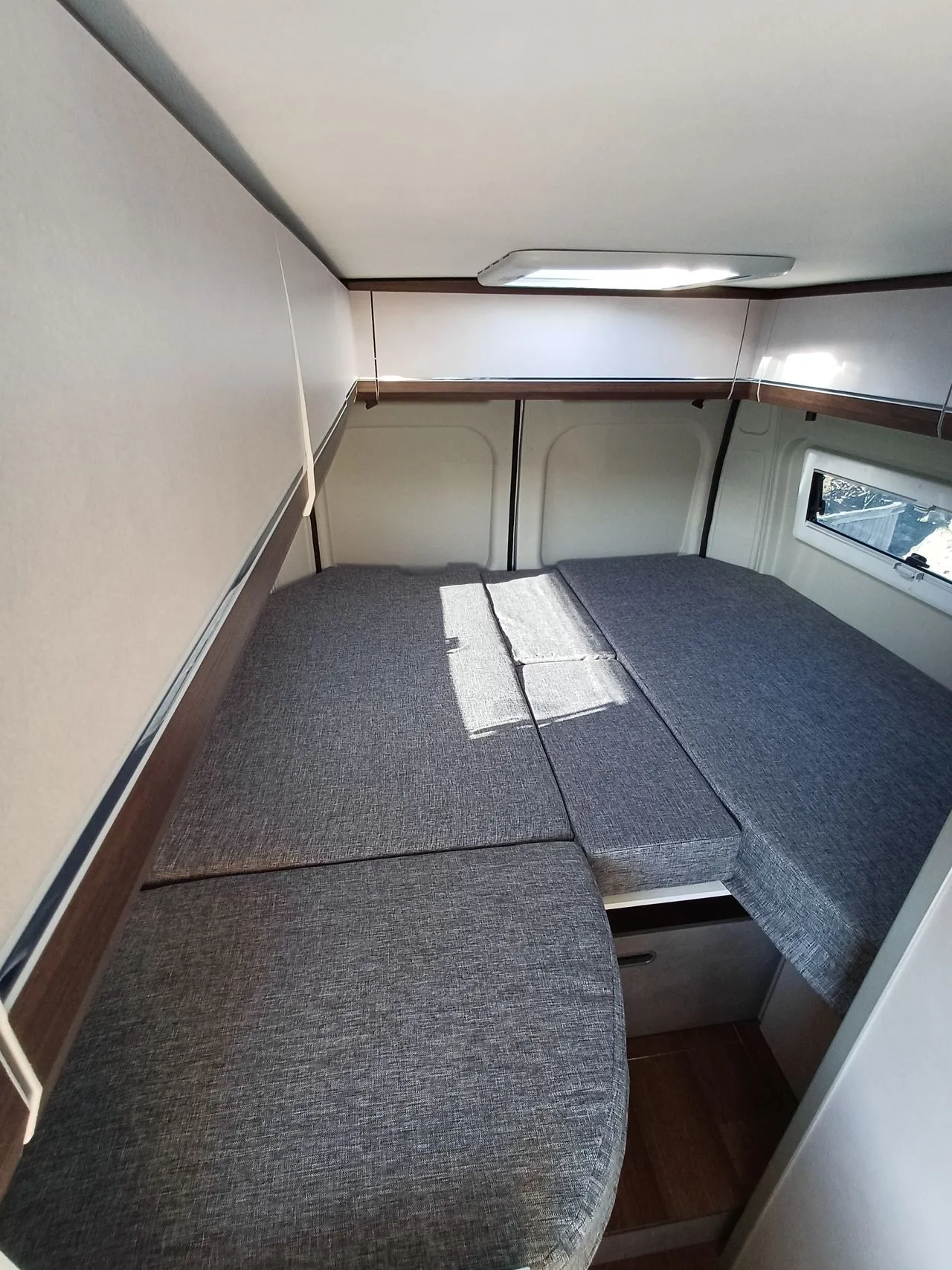 Fourgon aménagé - Possl - SUMMIT SHINE 600 L - 2025