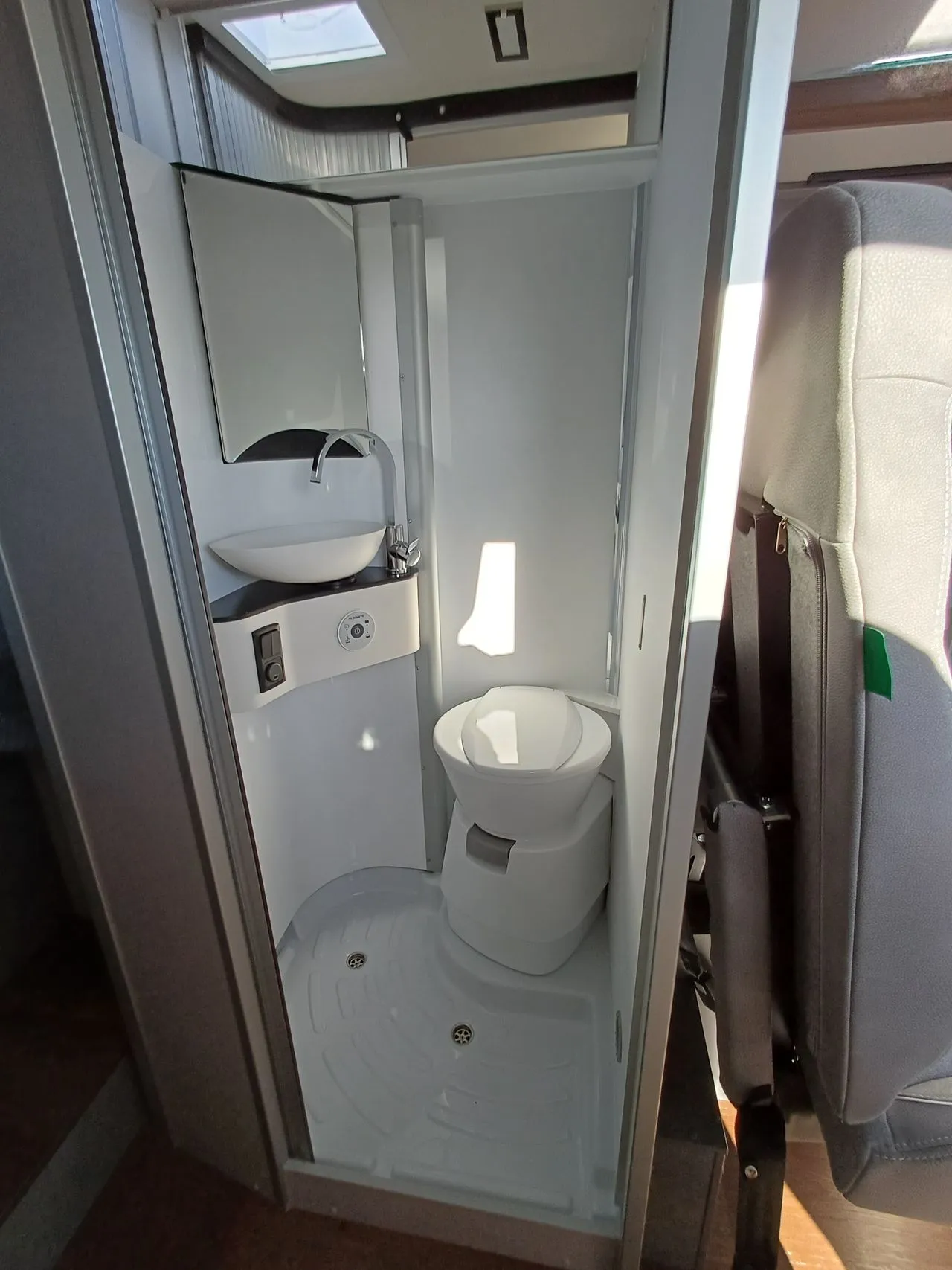 Fourgon aménagé - Possl - SUMMIT SHINE 600 L - 2025