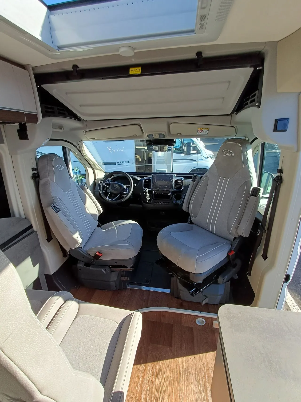 Fourgon aménagé - Possl - SUMMIT SHINE 600 L - 2025