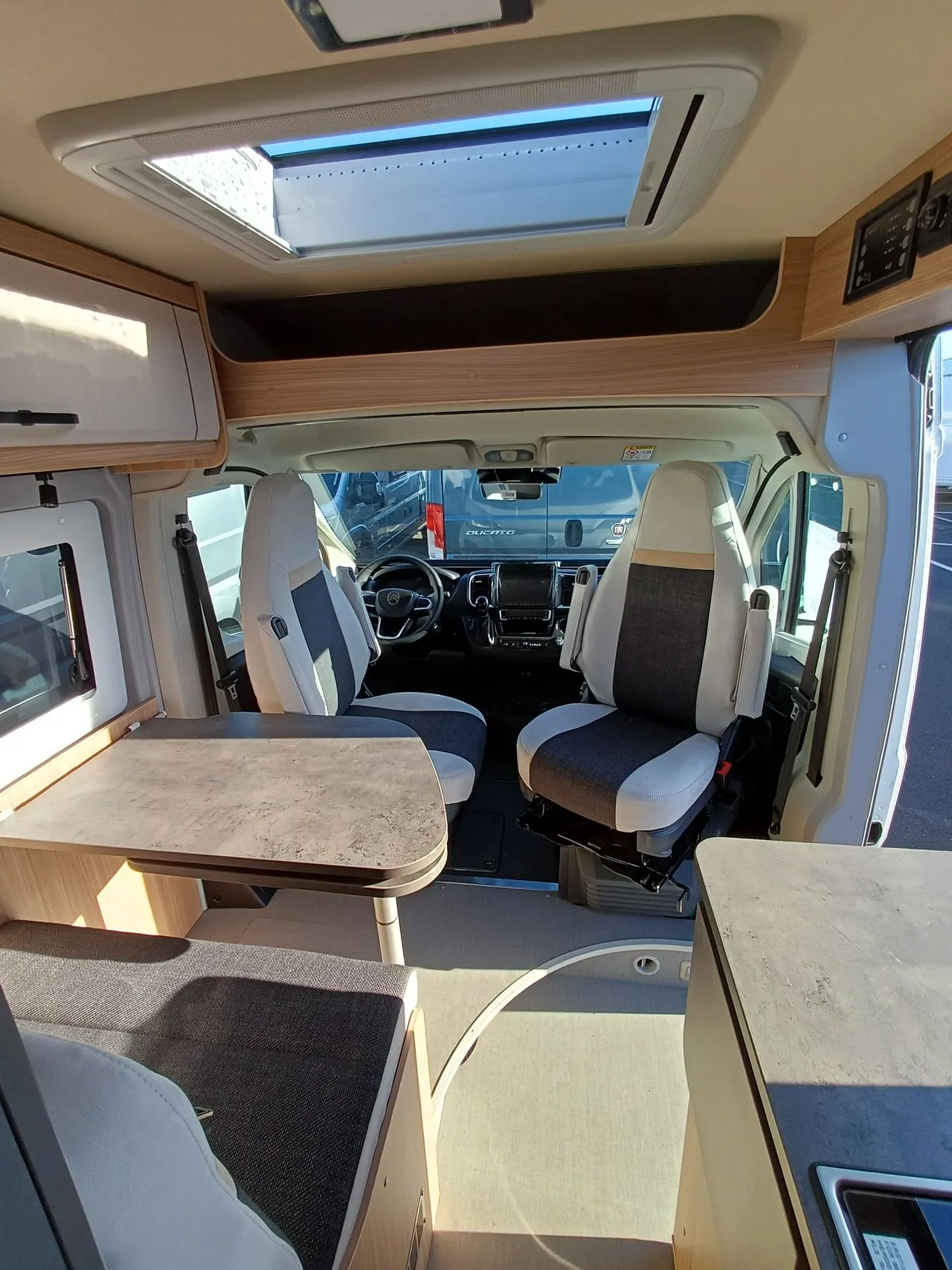 Fourgon aménagé - Possl - SUMMIT 600 PLUS FRENCH EDITION - 2026