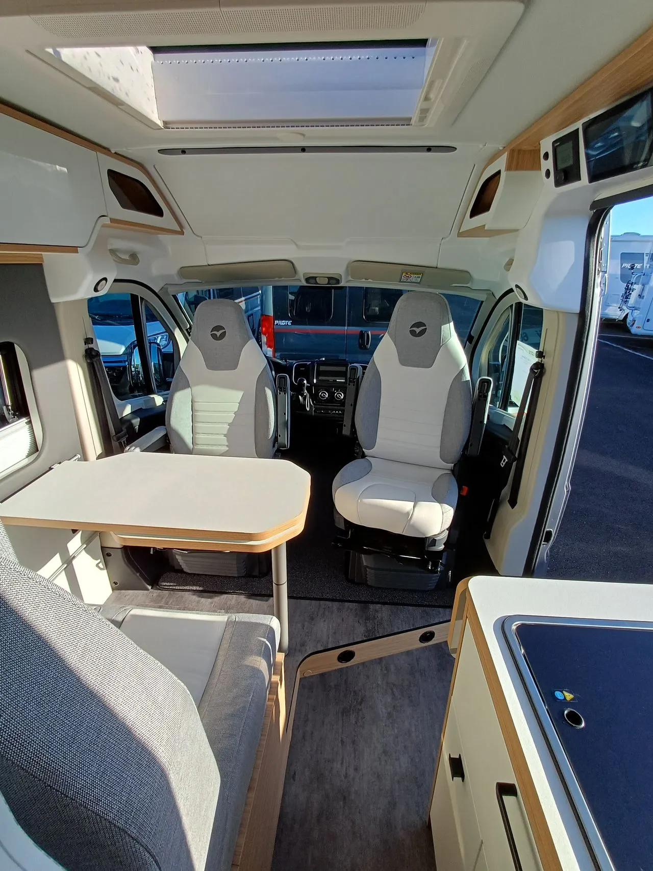 Fourgon aménagé - Pilote - V 630 J EVIDENCE - 2026