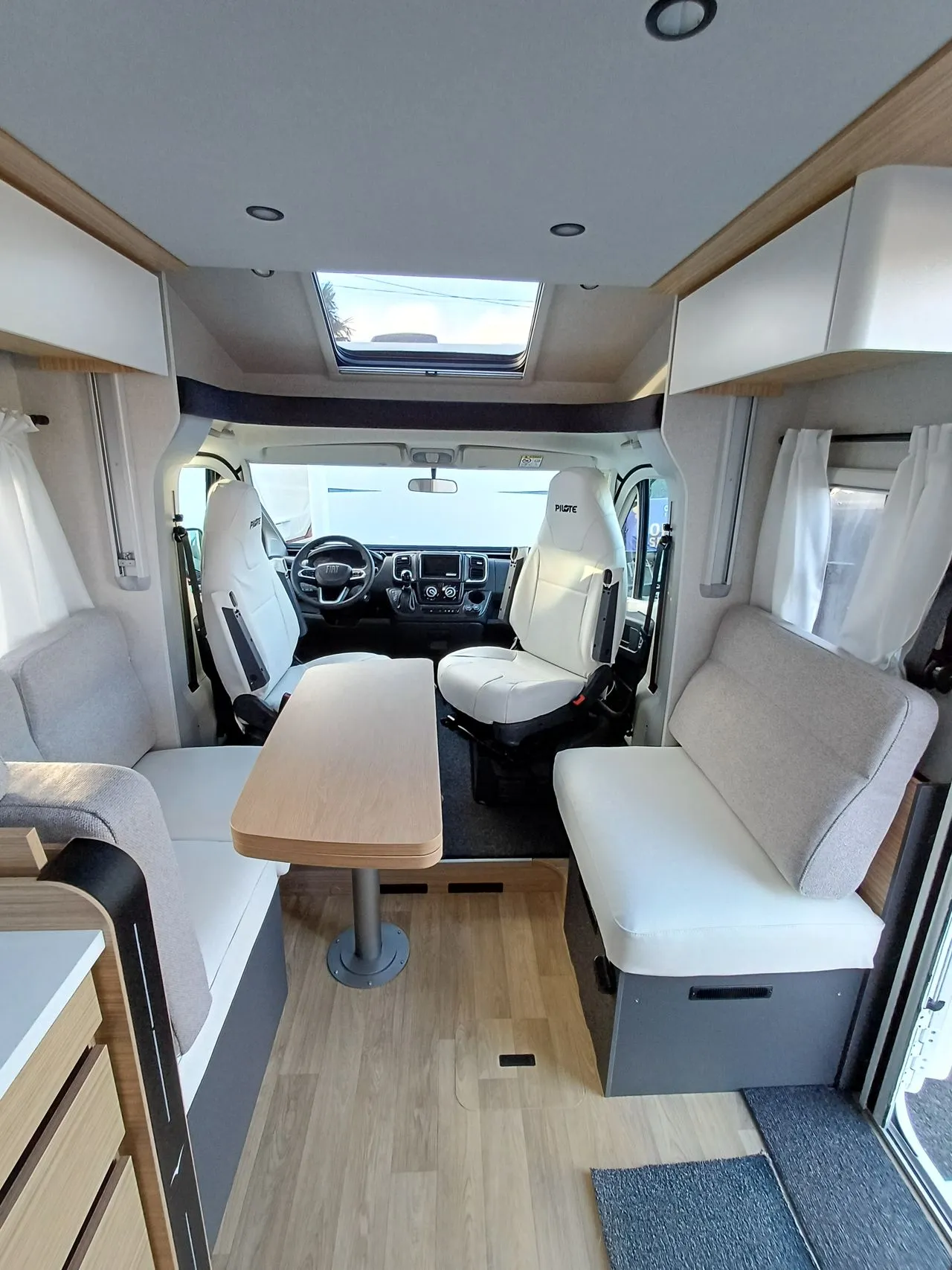 Camping-car - Pilote - P 740 FC EVIDENCE - 2026