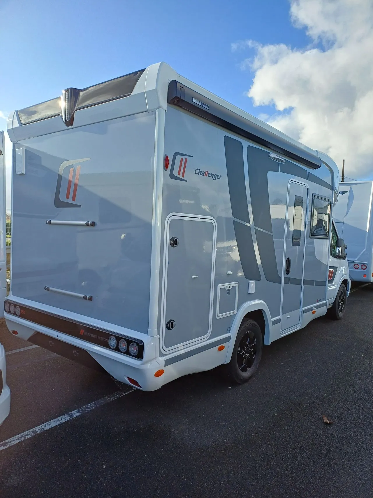 250 GRAPHITE EDITION