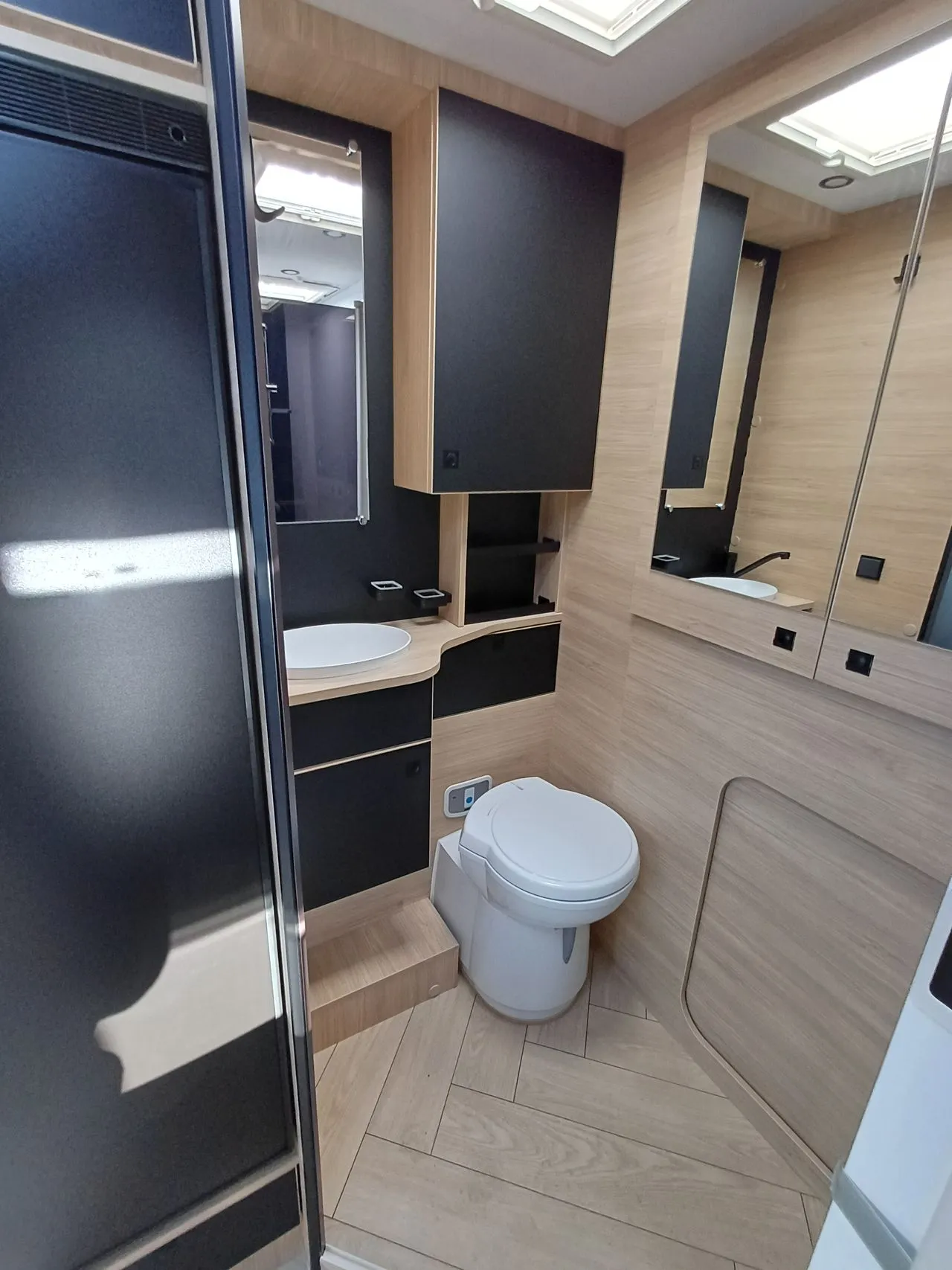 Camping-car - Challenger - 250 GRAPHITE EDITION - 2026