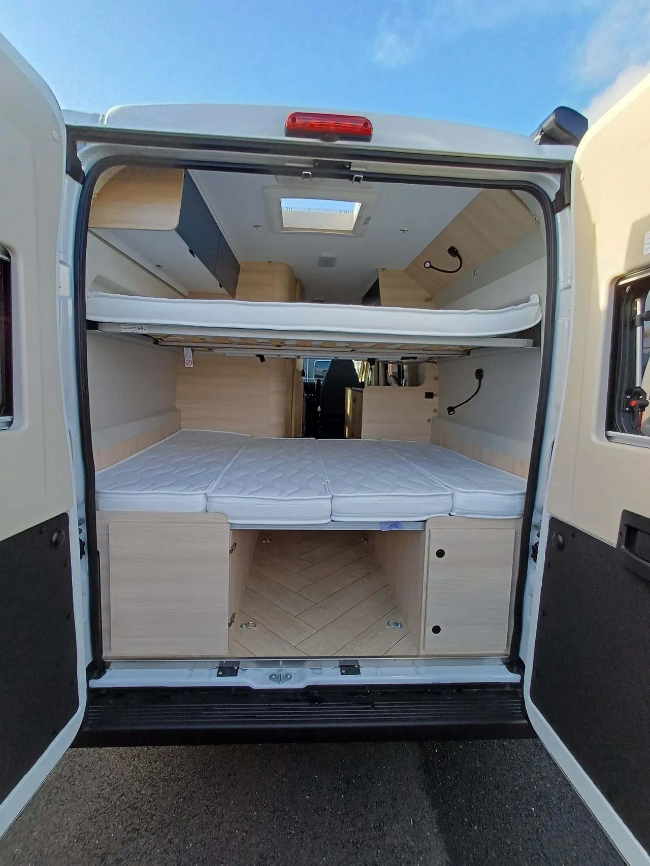 Fourgon aménagé - Challenger - V 114 MAX BREAK EDITION LIGHT - 2026