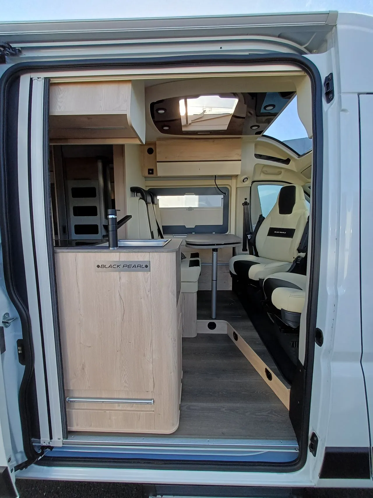 Fourgon aménagé - Fleurette - BLACK PEARL 59 LT - 2026