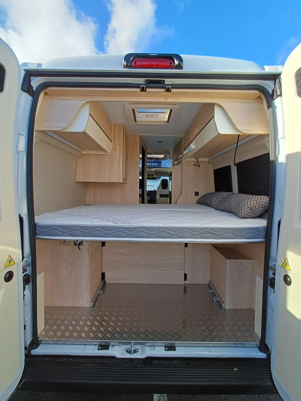 Fourgon aménagé - Fleurette - BLACK PEARL 59 LT - 2026