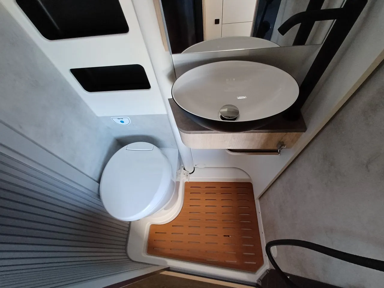 Fourgon aménagé - Fleurette - BLACK PEARL 59 LT - 2026