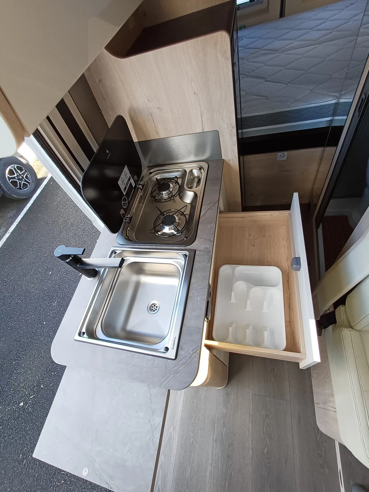 Fourgon aménagé - Fleurette - BLACK PEARL 59 LT - 2026