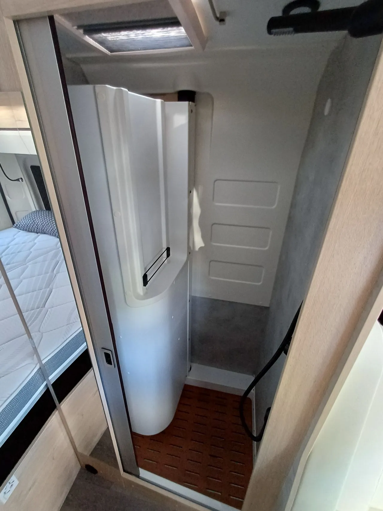 Fourgon aménagé - Fleurette - BLACK PEARL 59 LT - 2026