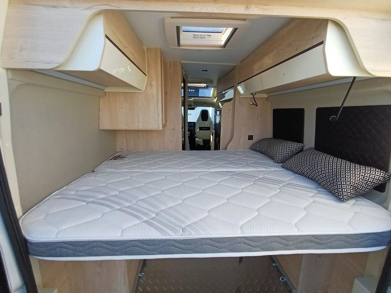 Fourgon aménagé - Fleurette - BLACK PEARL 59 LT - 2026