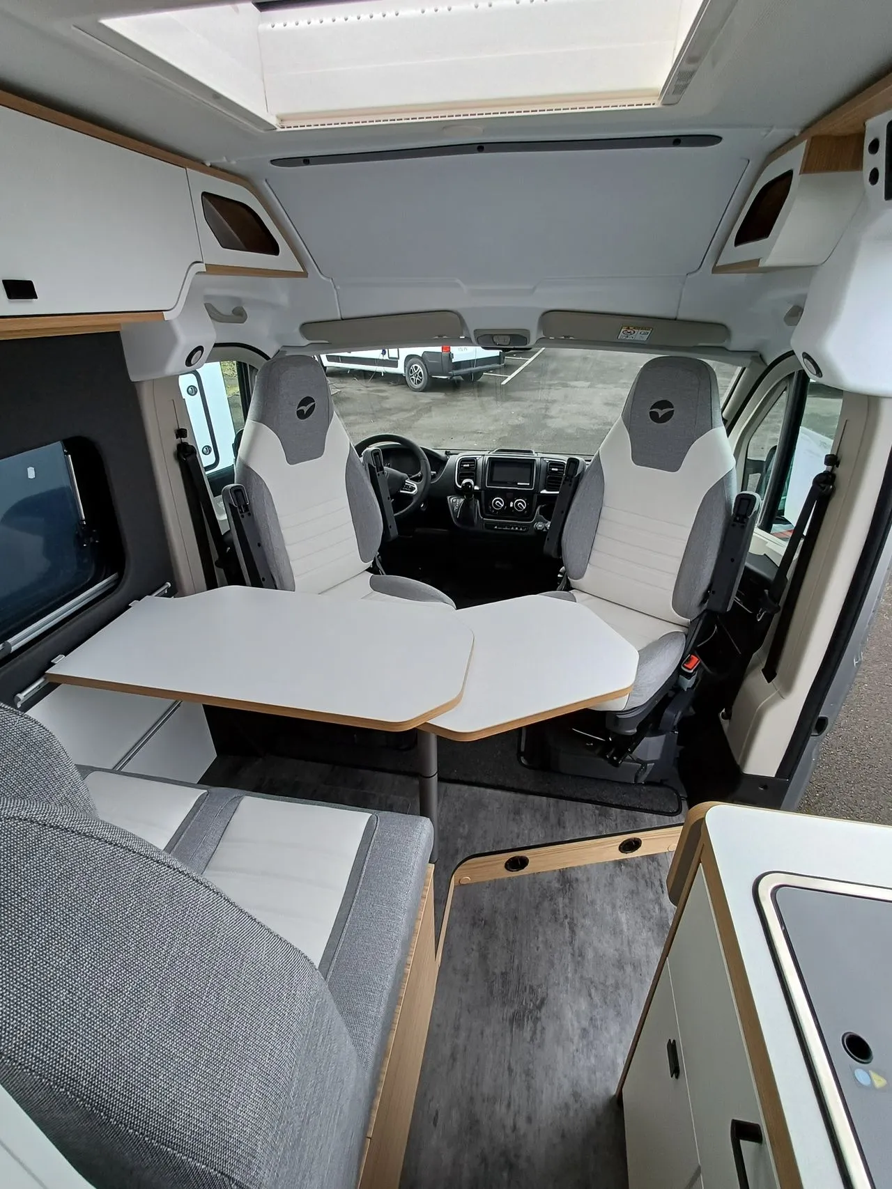 Fourgon aménagé - Pilote - V 600 G EVIDENCE - 2026