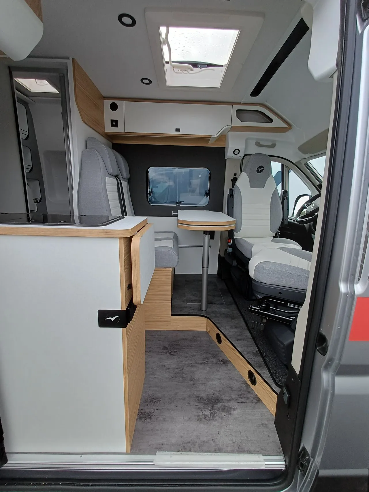 Fourgon aménagé - Pilote - V 600 G EVIDENCE - 2026