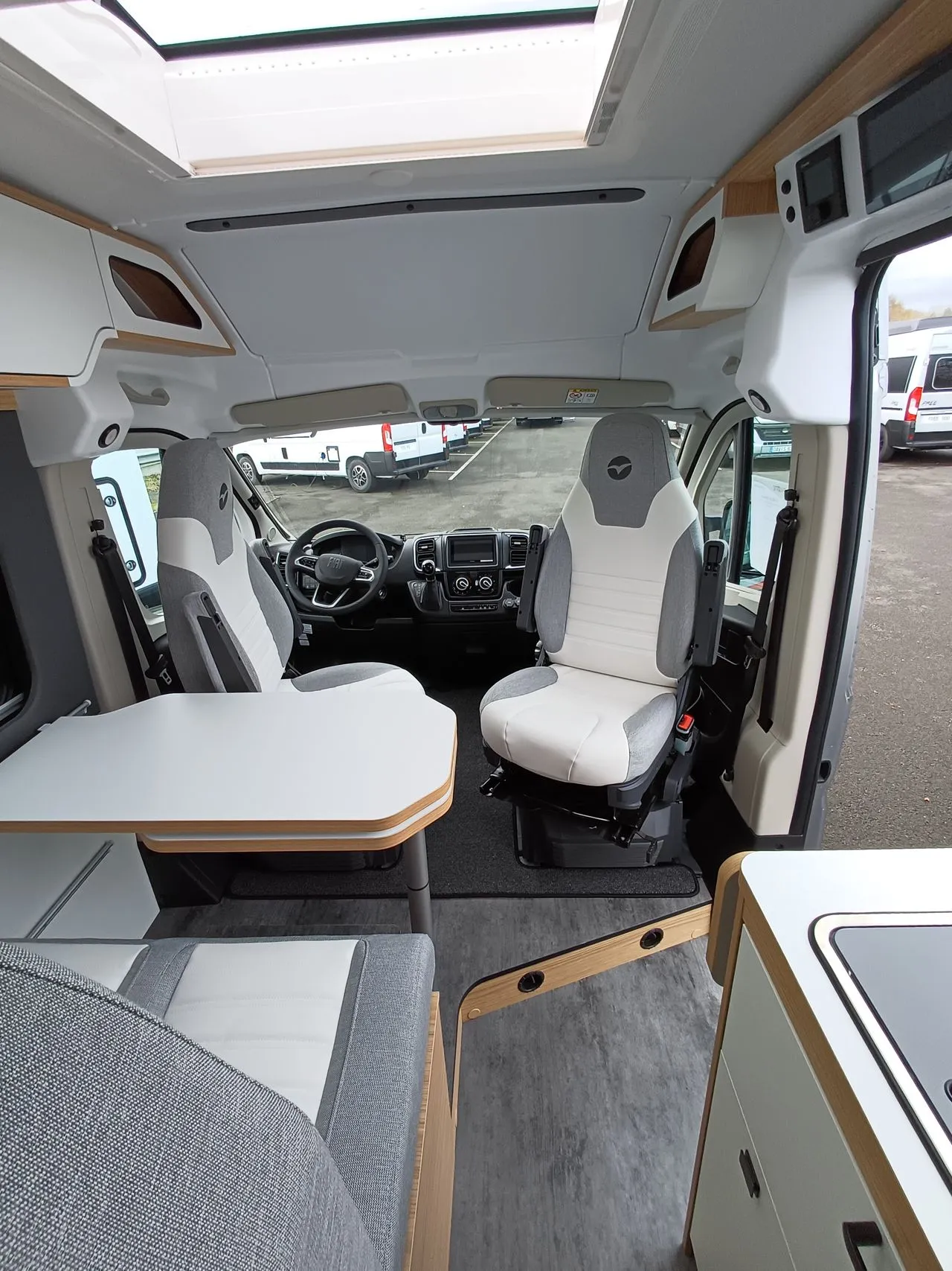 Fourgon aménagé - Pilote - V 600 G EVIDENCE - 2026