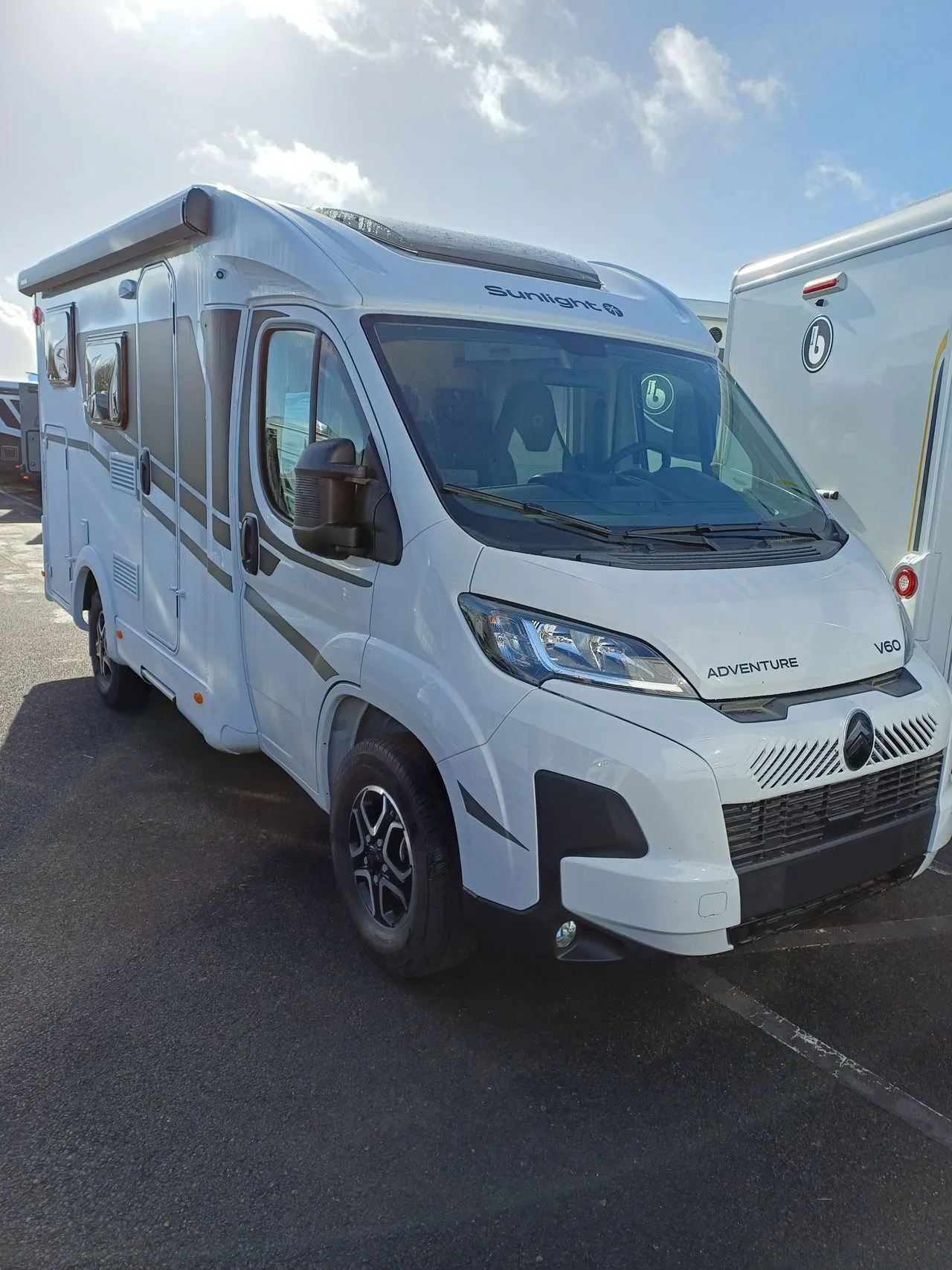 V60 ADVENTURE