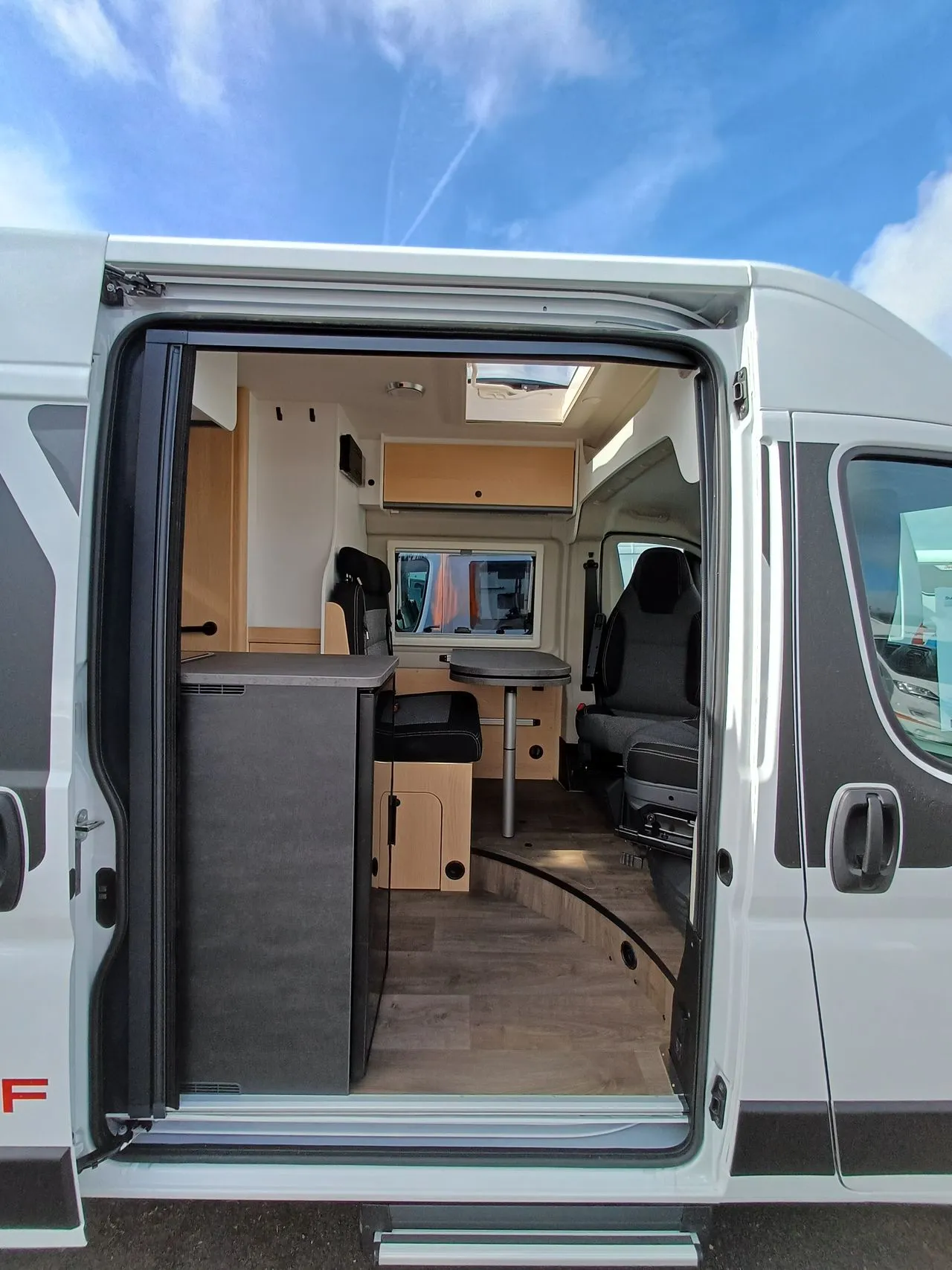Fourgon aménagé - Sunlight - CLIFF 600 - 2026