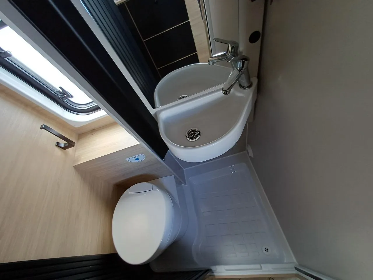 Fourgon aménagé - Challenger - V 114 M COSY EDITION - 2026