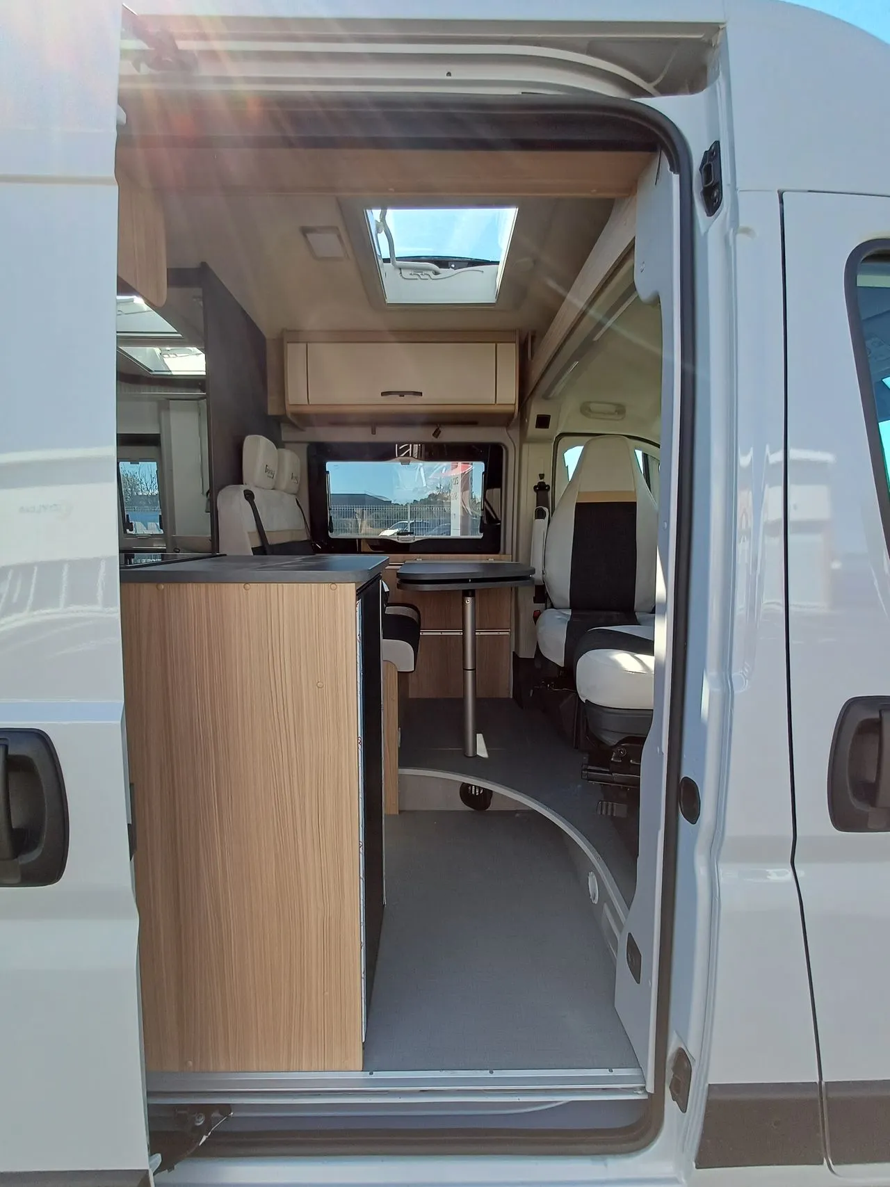 Fourgon aménagé - Possl - SUMMIT 600 PLUS FRENCH EDITION - 2026