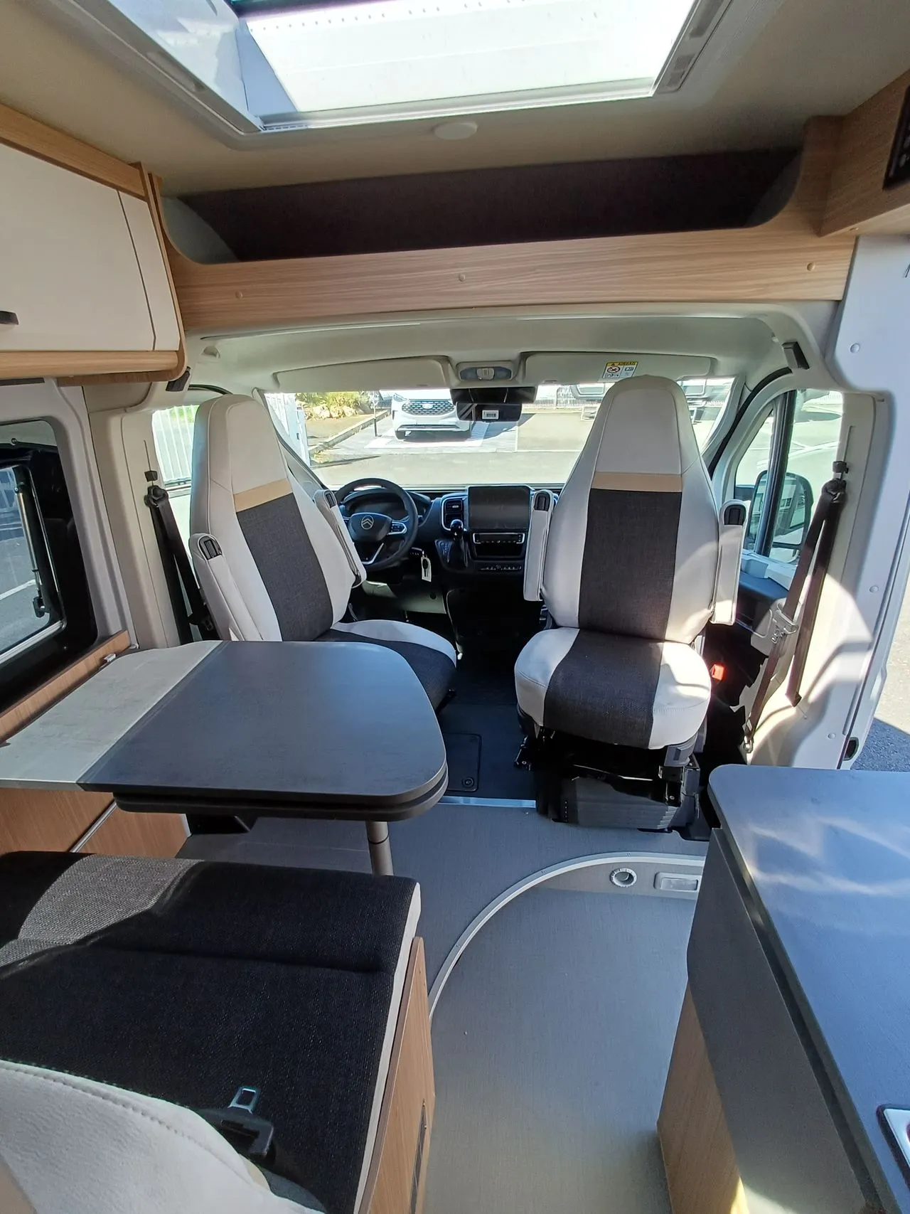 Fourgon aménagé - Possl - SUMMIT 600 PLUS FRENCH EDITION - 2026