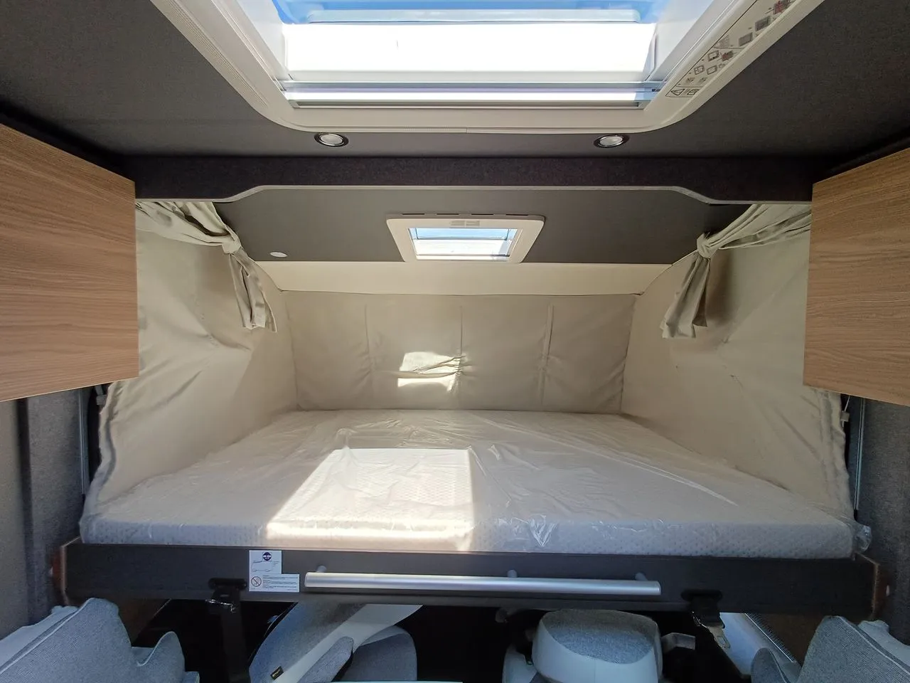 Camping-car - Dethleffs - I 7057 DBL - 2026