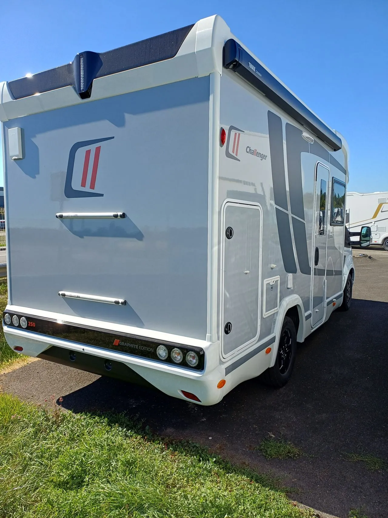 Camping-car - Challenger - GRAPHITE 250 - 2027