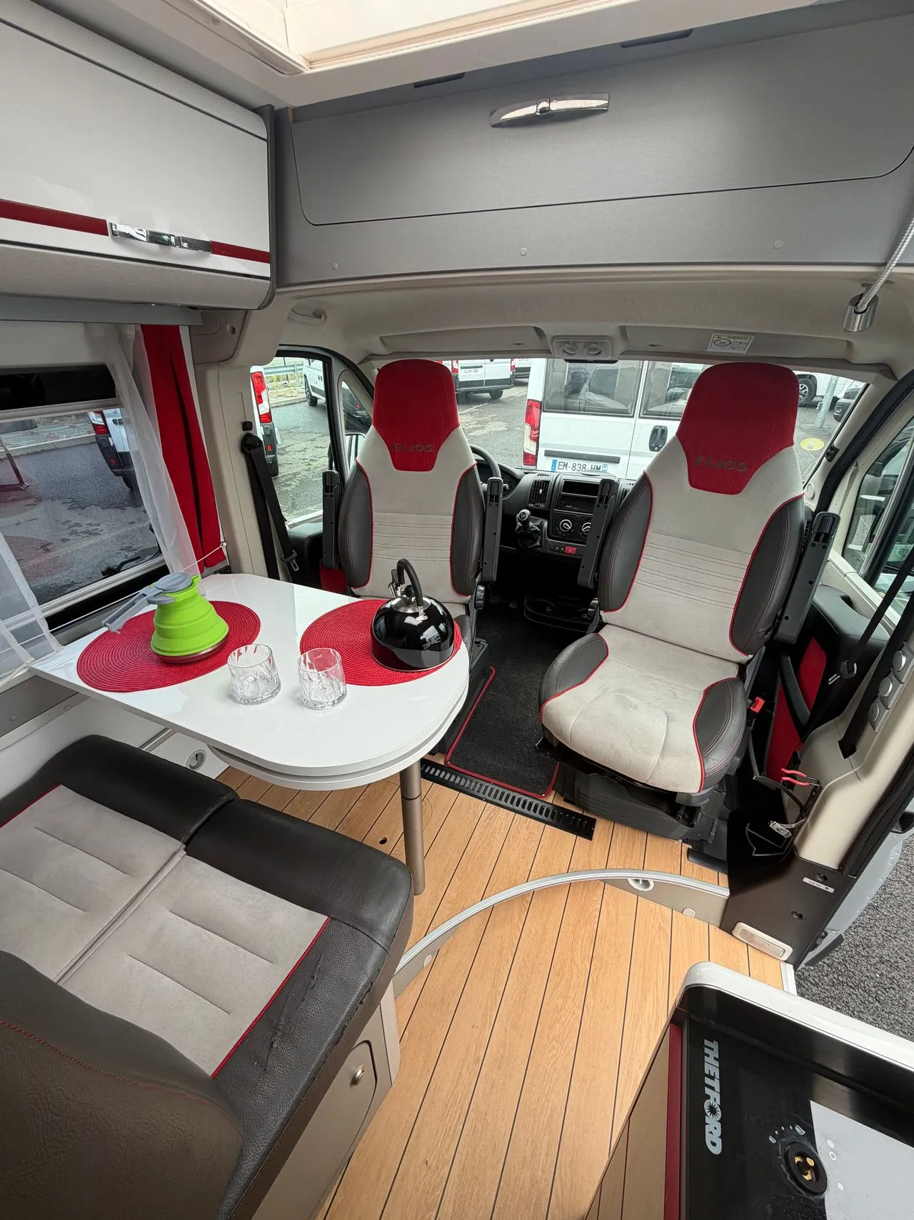 VAN 63 LX