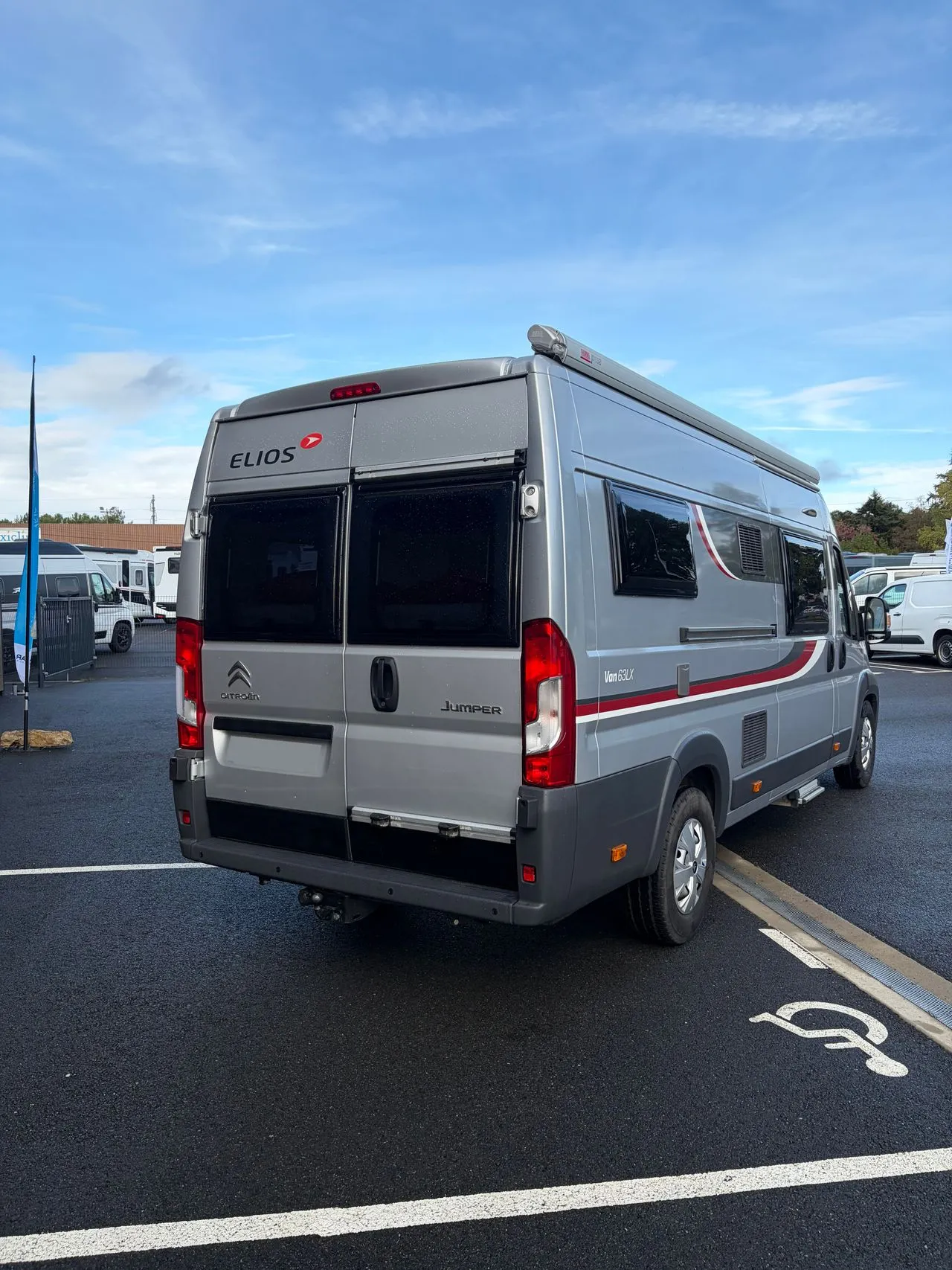 VAN 63 LX