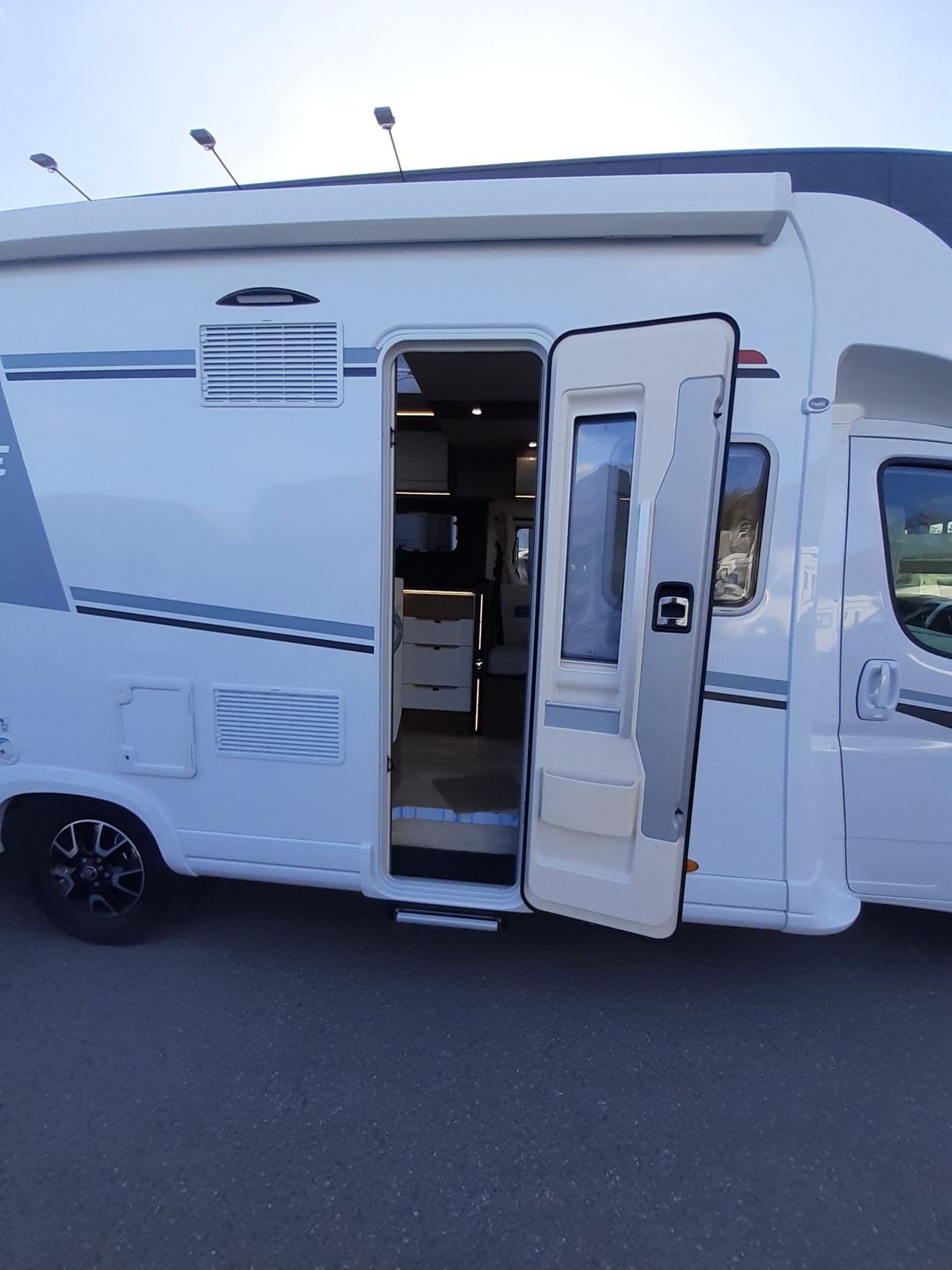 Camping-car - Pilote - P746 FC EVIDENCE 2 000€ D'ACCESSOIRES OFFERTS - 2023