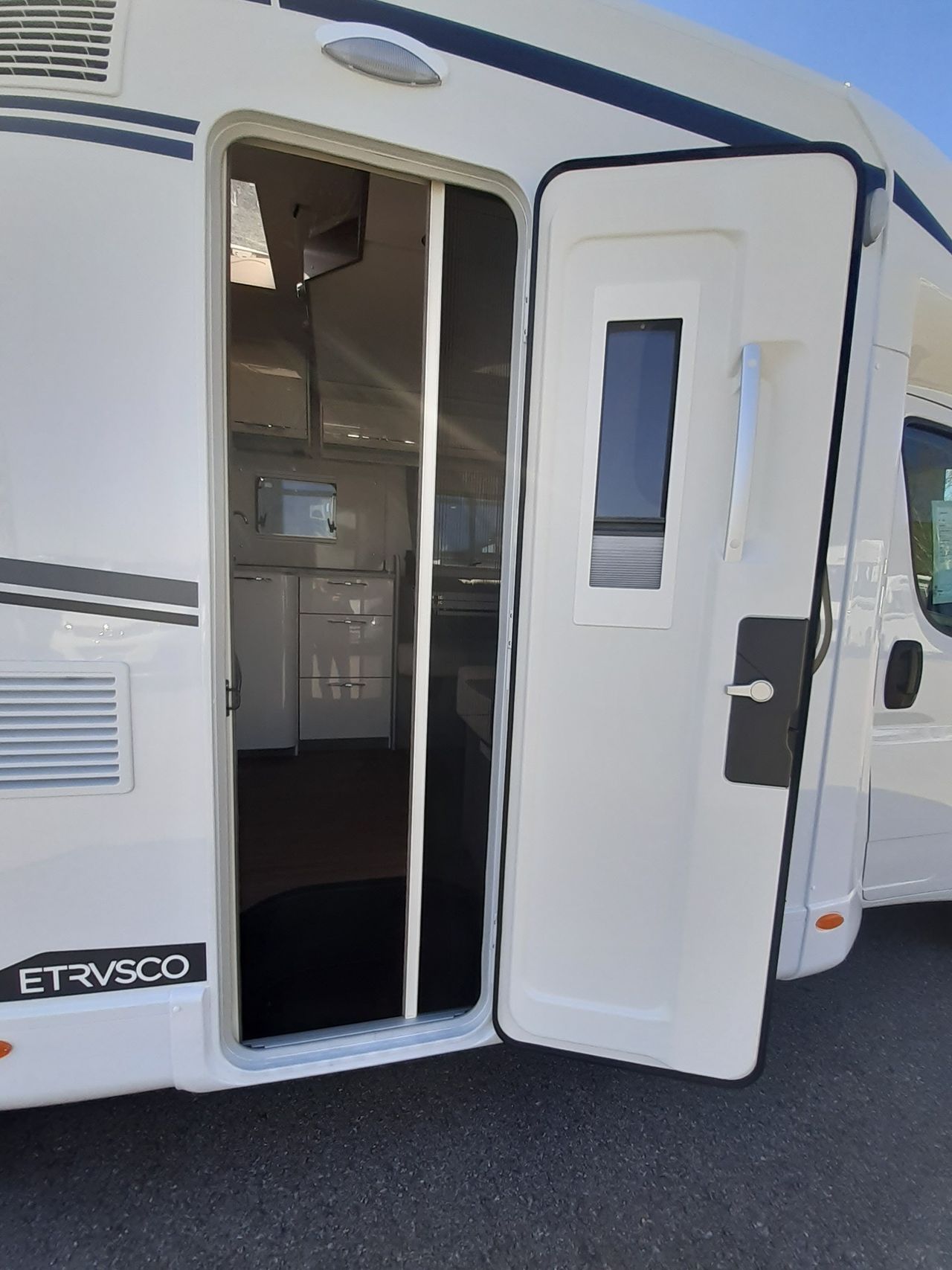 Camping-car - Etrusco - T7400 SBC LITS JUMEAUX SALON FACE FACE - 2024