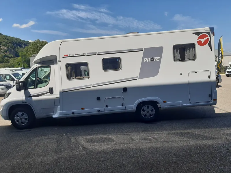 Camping-car - Pilote - P726 FGJ EXPRESSION - 2024