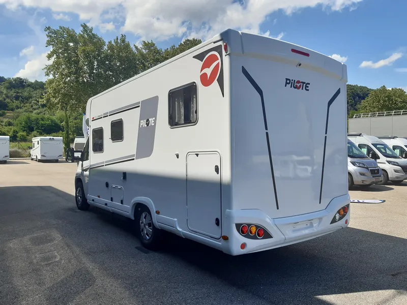 Camping-car - Pilote - P726 FGJ EXPRESSION - 2024