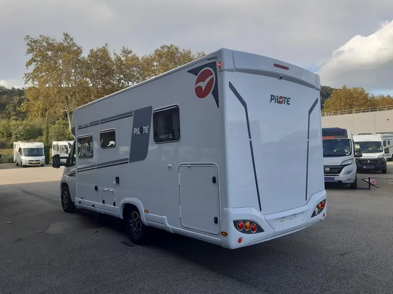 Camping-car - Pilote - P740 FC EVIDENCE - 2025