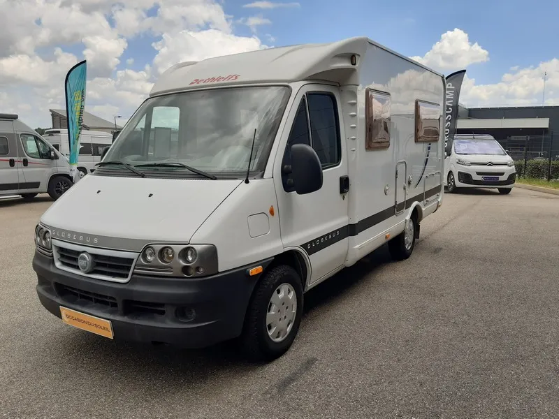 GLOBEBUS T2