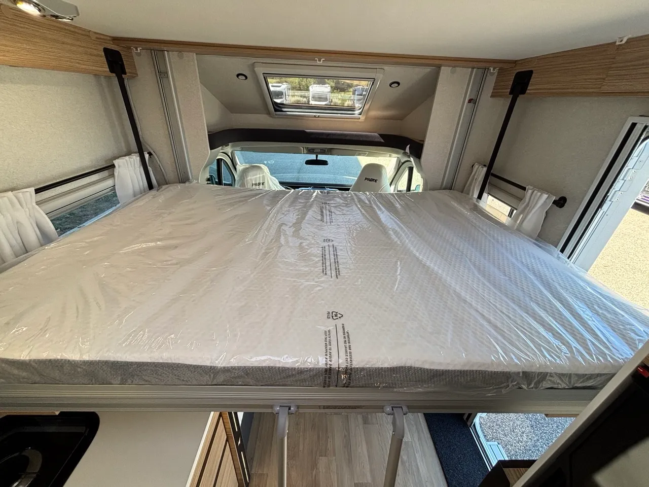 Camping-car - Pilote - P 740 FGJ - 2026