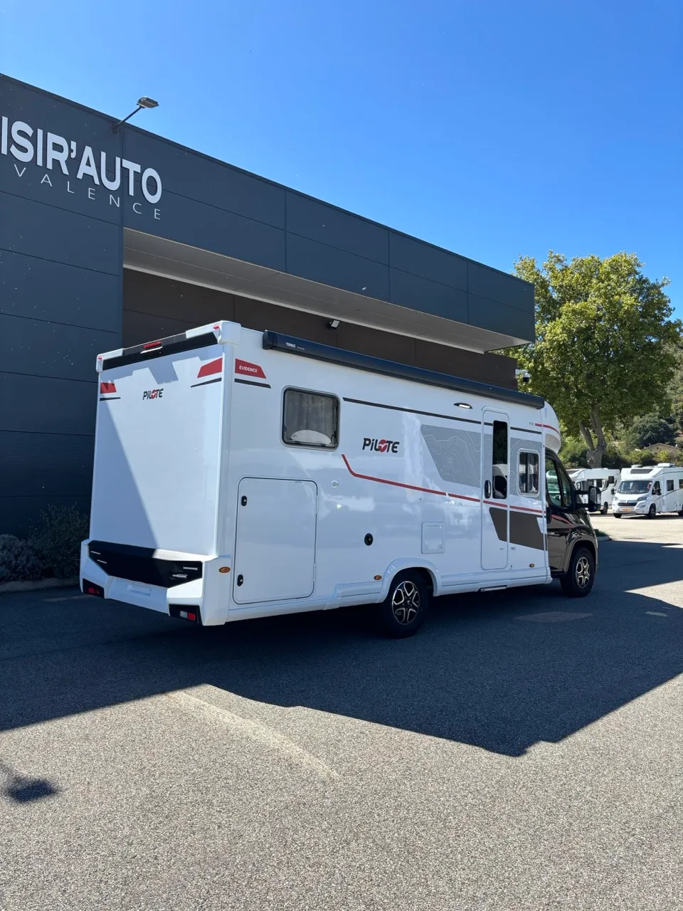 Camping-car - Pilote - P 740 FGJ - 2026