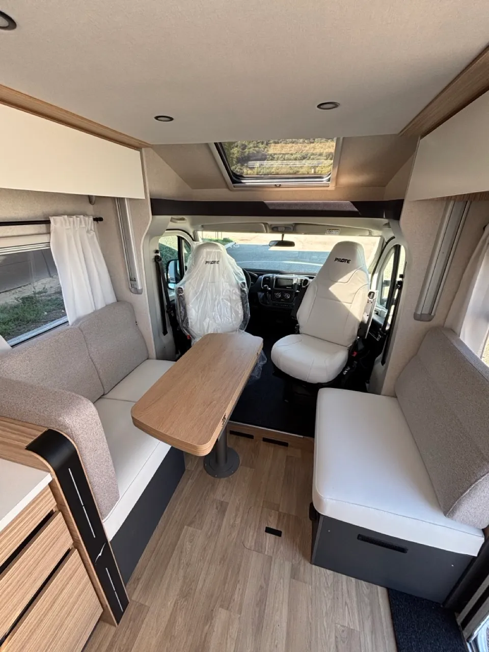 Camping-car - Pilote - P 740 FGJ - 2026