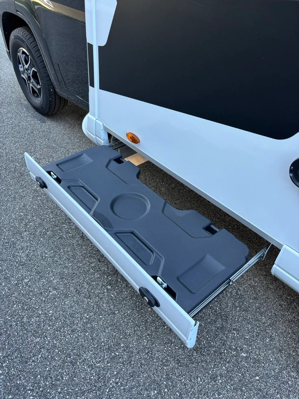 Camping-car - Pilote - P 740 FGJ - 2026