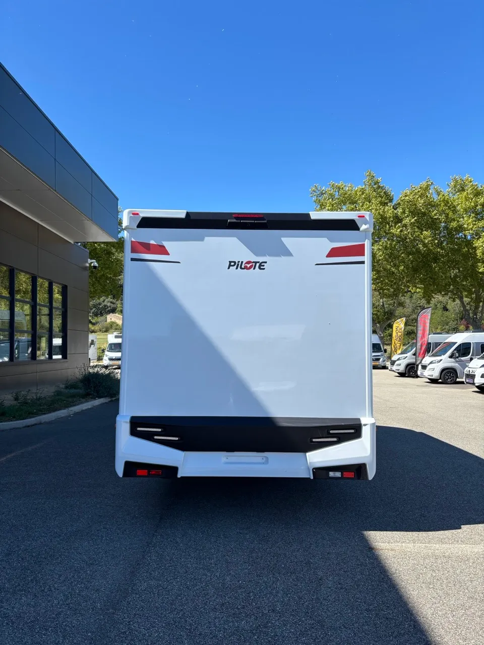 Camping-car - Pilote - P 740 FGJ - 2026