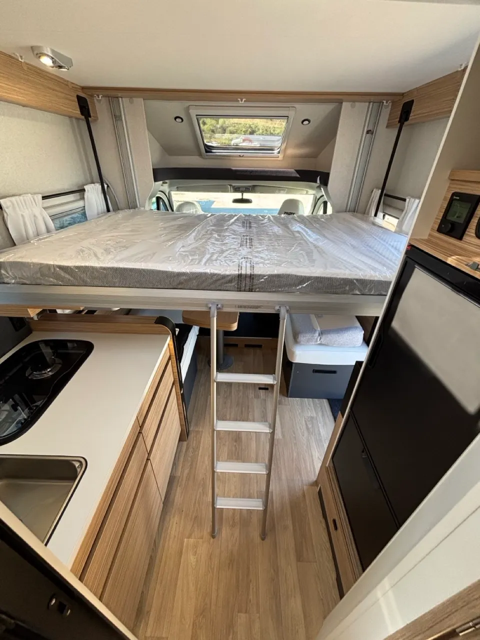 Camping-car - Pilote - P 740 FGJ - 2026