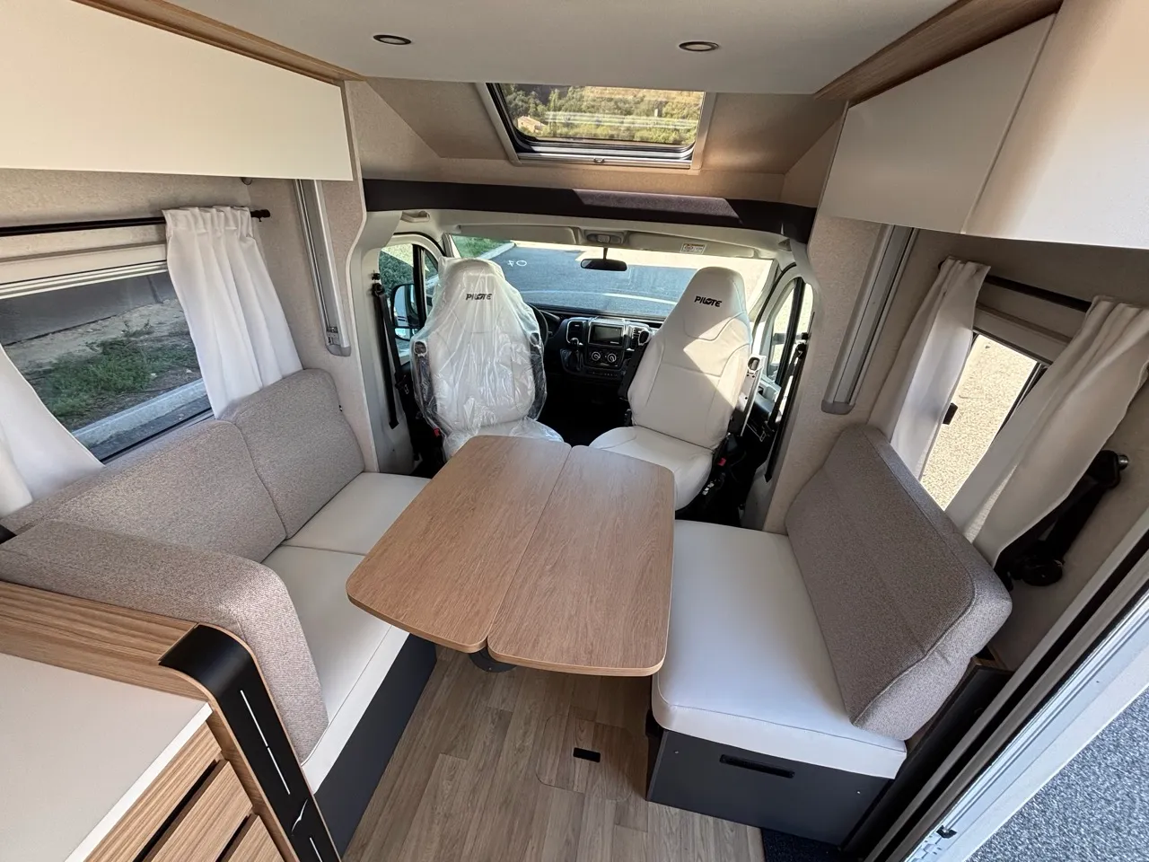 Camping-car - Pilote - P 740 FGJ - 2026
