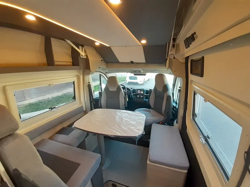 Fourgon aménagé - Dreamer - CAMPERFIVE - 2026