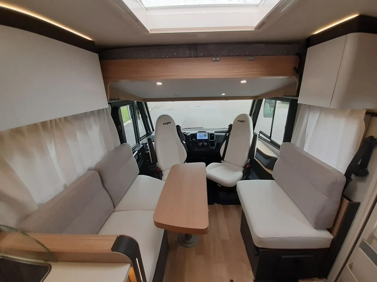 Camping-car - Pilote - G720 FGJ EVIDENCE - 2026