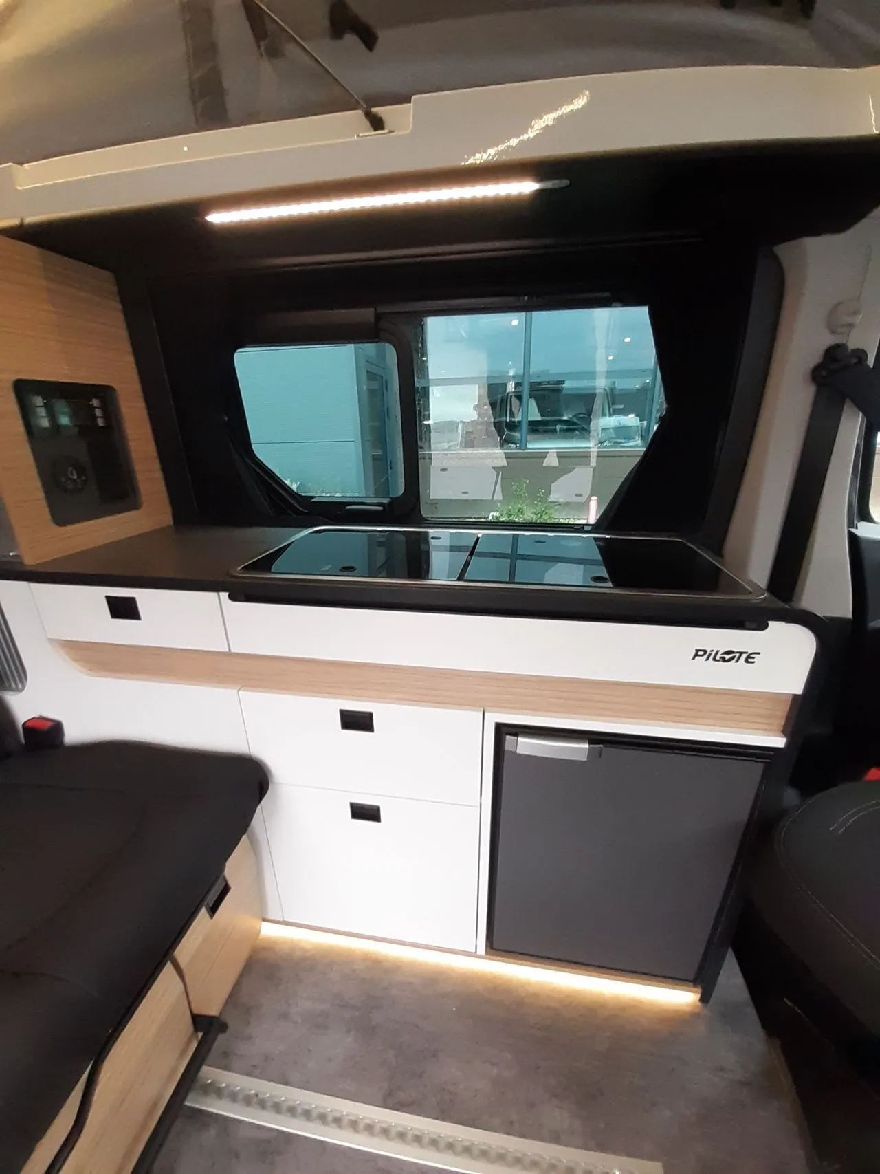 Van aménagé - Pilote - CV505 BC EVIDENCE - 2026