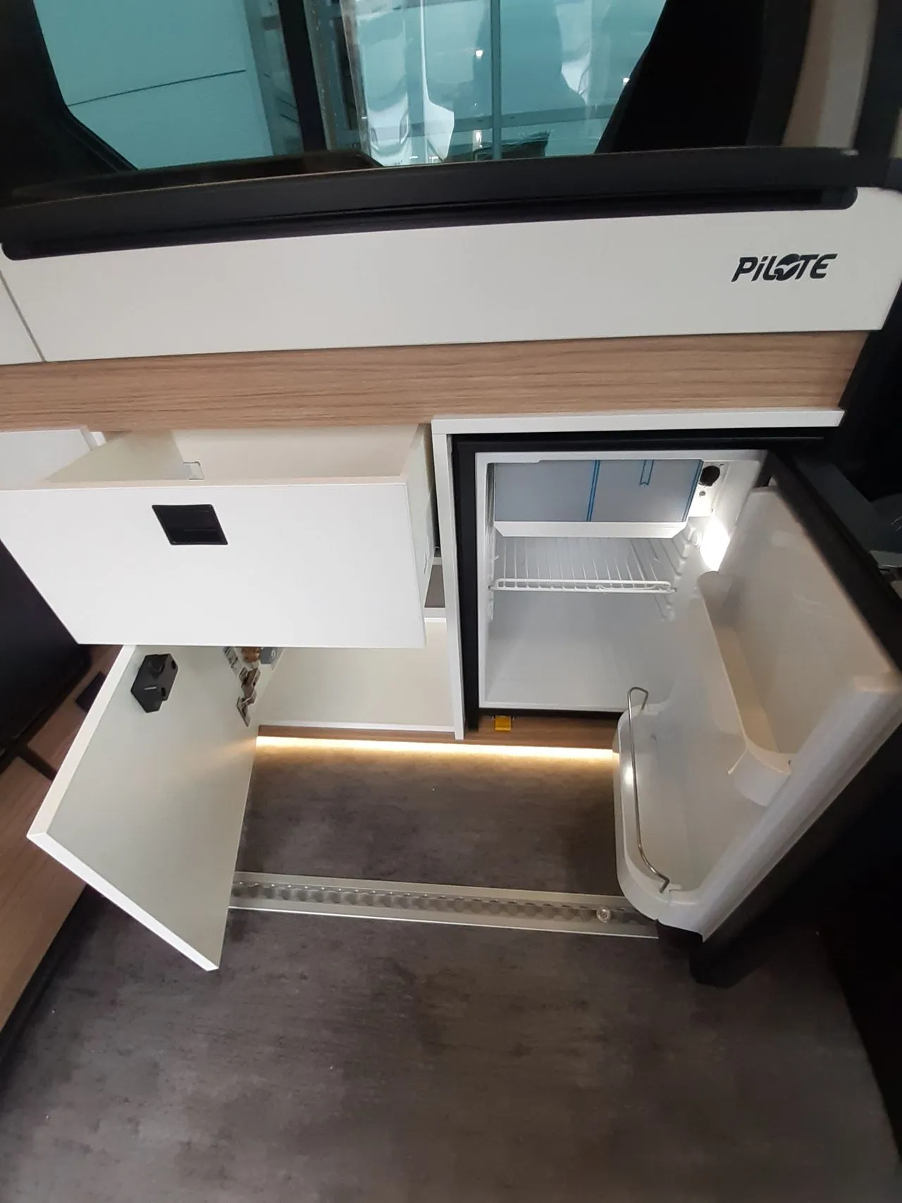 Van aménagé - Pilote - CV505 BC EVIDENCE - 2026