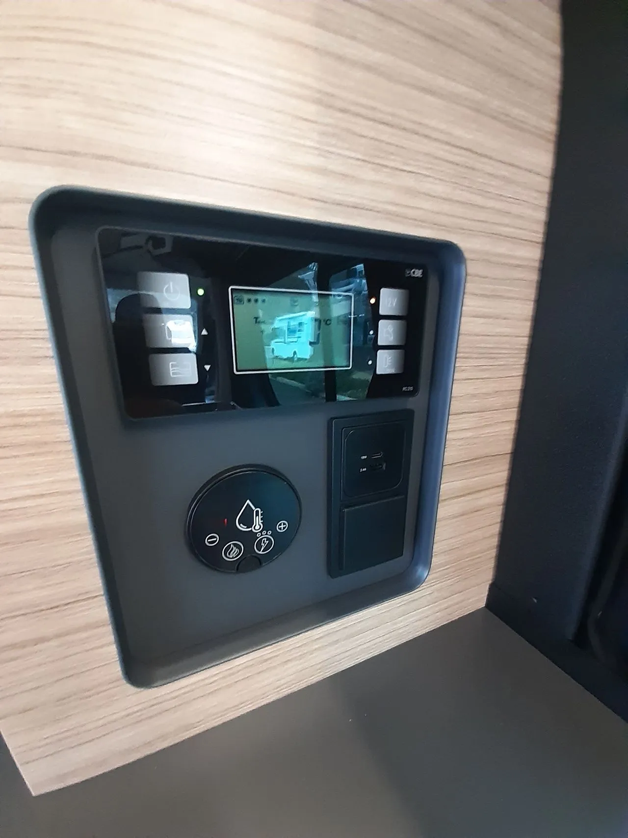 Van aménagé - Pilote - CV505 BC EVIDENCE - 2026